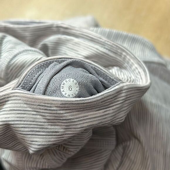 Lululemon Invigorate 7/8 Tight (25") - Picture 6 of 6